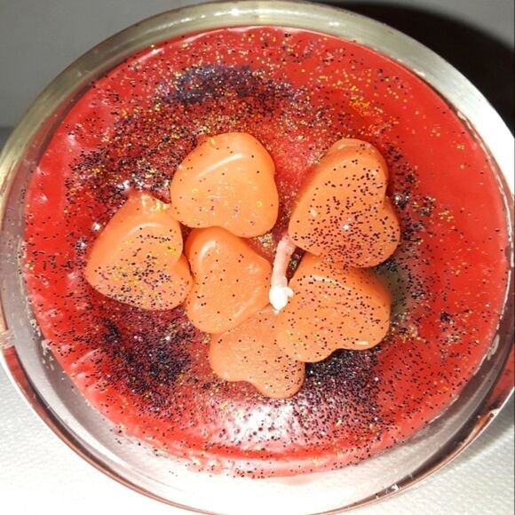 Hand Crafted "I feel like Falling in love" natural candle - Picture 3 of 8